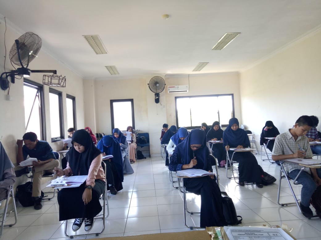 Gambar 7.127 Camaba Ikut Tes UM-PTKIN UIN Alauddin